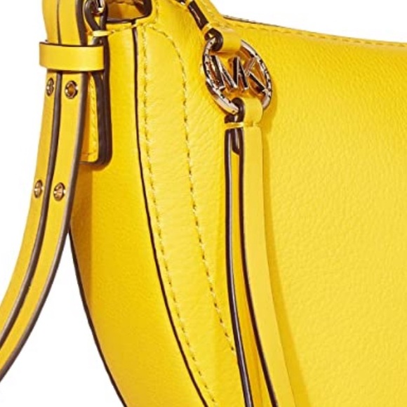 New MICHAEL Michael Kors Camden Small Messenger - Picture 14 of 16